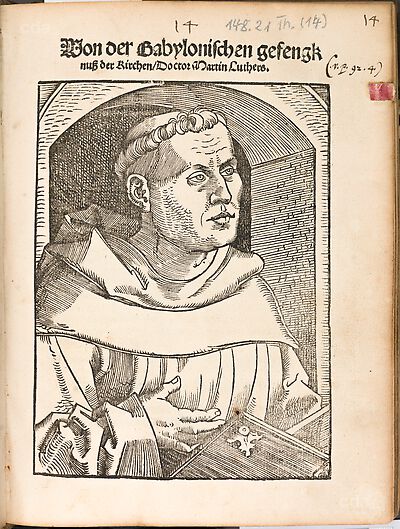 Martin Luther als Augustinermönch im Ordenshabit, Halbfigur nach rechts, mit Buch, vor einer Wandöffnung mit Bogen