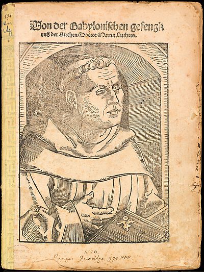 Martin Luther als Augustinermönch im Ordenshabit, Halbfigur nach rechts, mit Buch, vor einer Wandöffnung mit Bogen