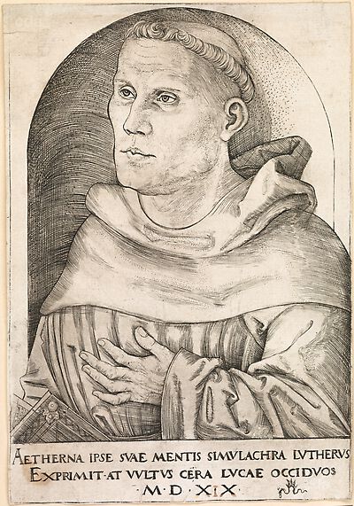 Martin Luther als Augustinermönch im Ordenshabit, Halbfigur nach links, mit Buch, vor einer halbrunden Nische, mit Inschrift